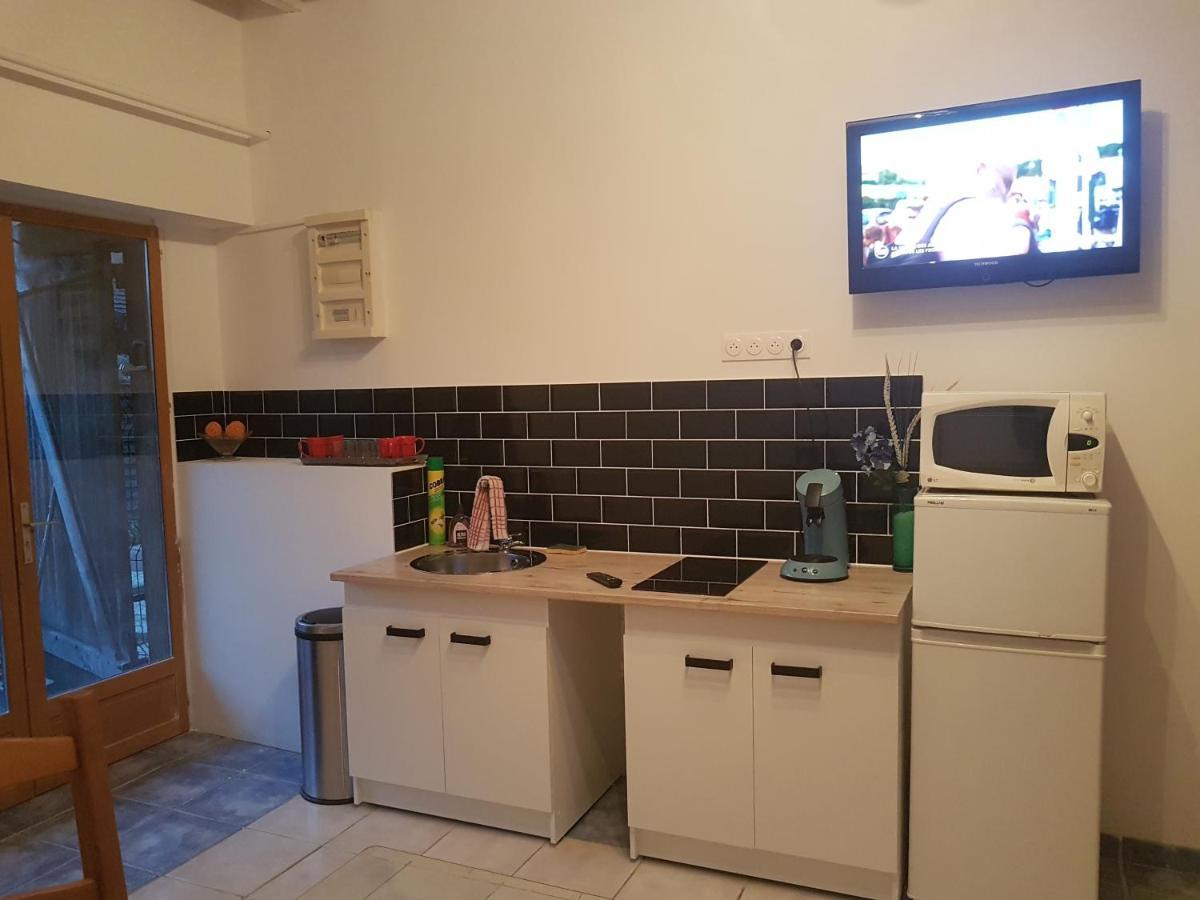 Bed and Breakfast Le Betrot Estissac Экстерьер фото
