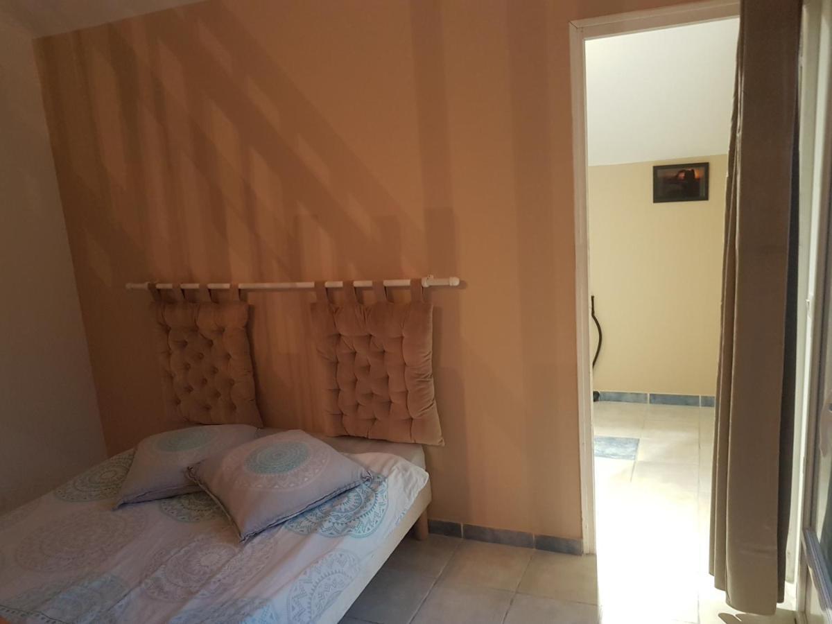 Bed and Breakfast Le Betrot Estissac Экстерьер фото